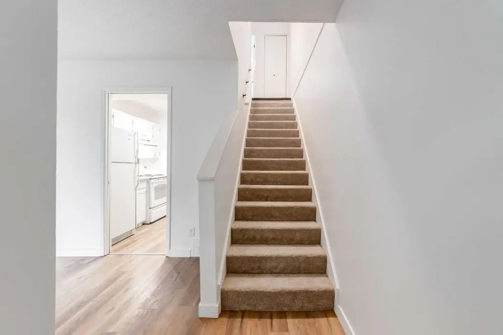 9803 24 Street SW Calgary AB T2V 1S5