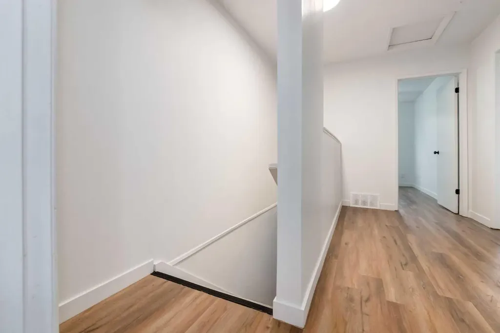 9803 24 Street SW Calgary AB T2V 1S5