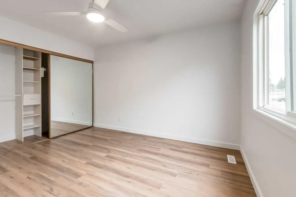 9803 24 Street SW Calgary AB T2V 1S5