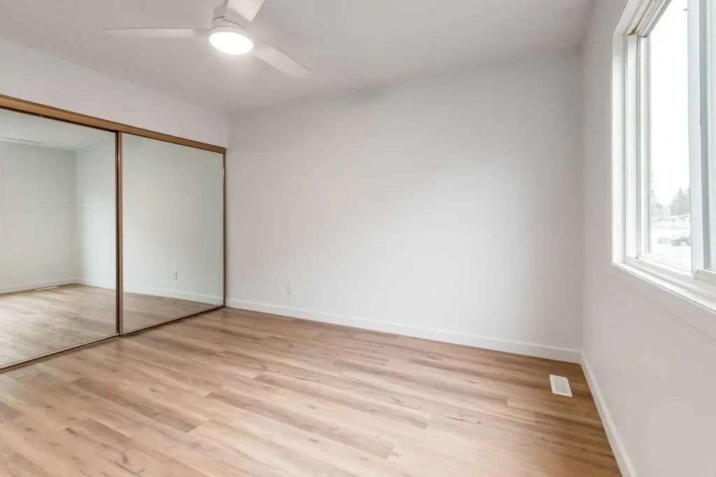 9803 24 Street SW Calgary AB T2V 1S5