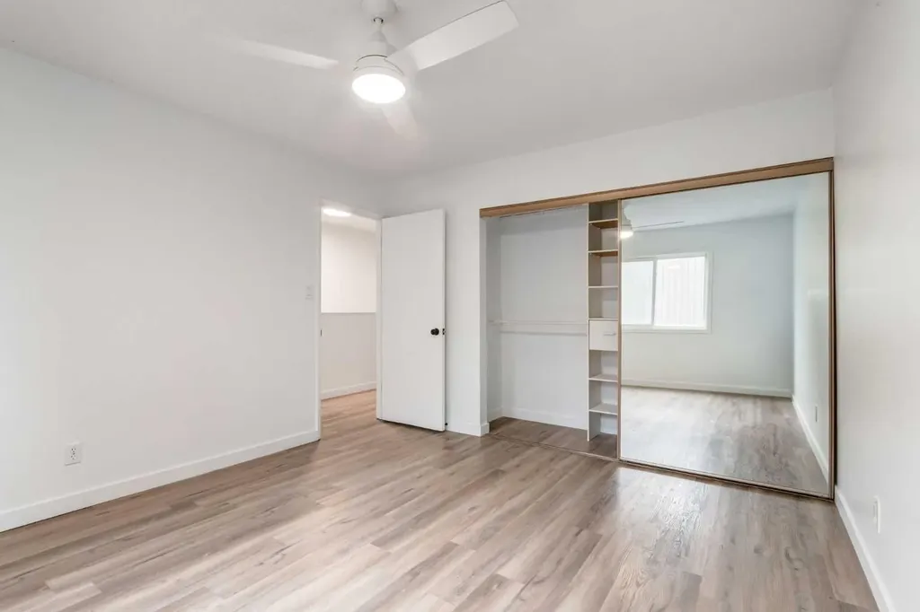 9803 24 Street SW Calgary AB T2V 1S5
