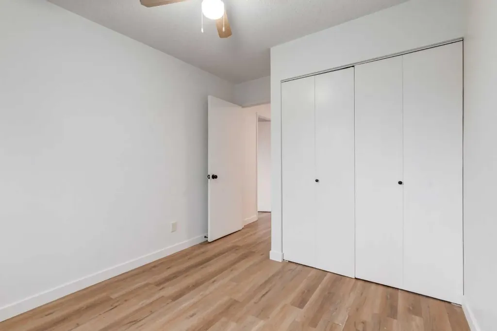 9803 24 Street SW Calgary AB T2V 1S5