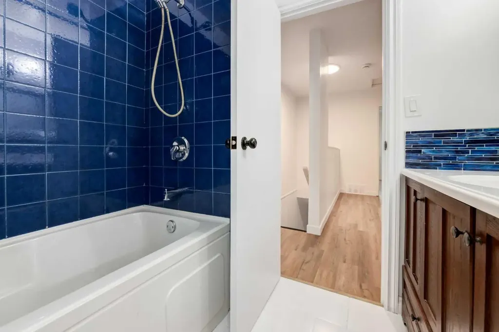 9803 24 Street SW Calgary AB T2V 1S5