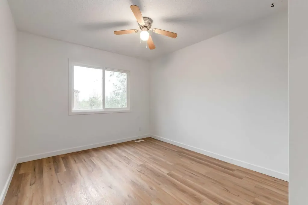 9803 24 Street SW Calgary AB T2V 1S5