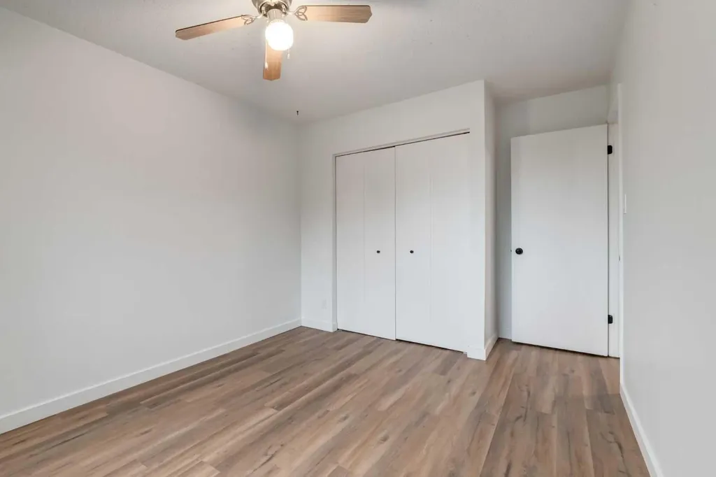 9803 24 Street SW Calgary AB T2V 1S5
