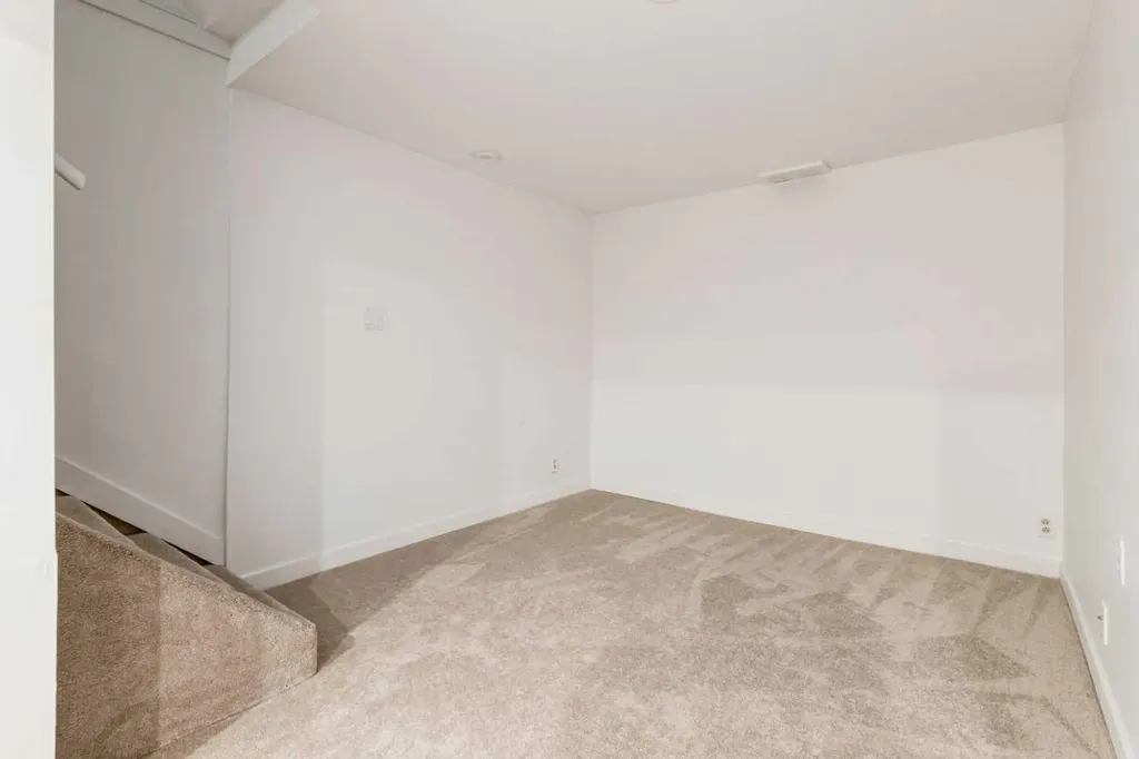 9803 24 Street SW Calgary AB T2V 1S5