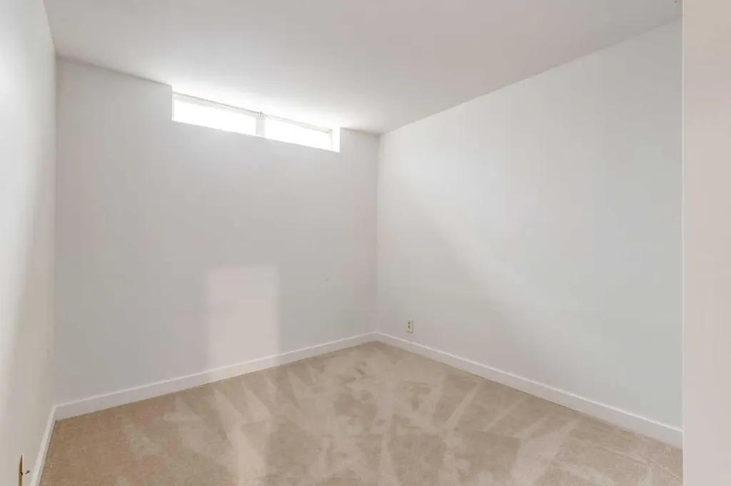 9803 24 Street SW Calgary AB T2V 1S5