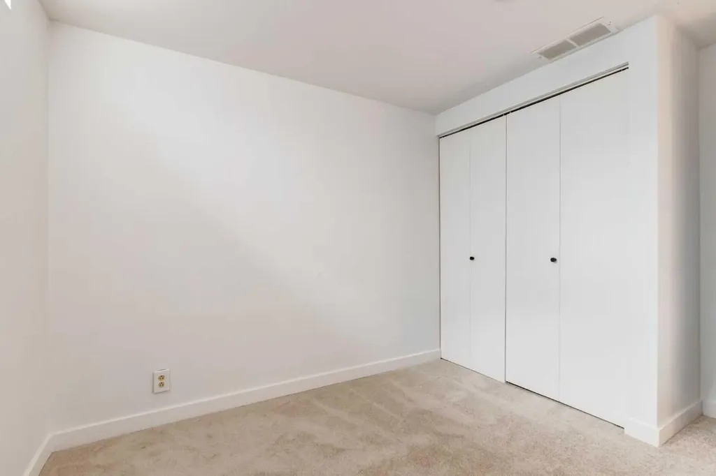 9803 24 Street SW Calgary AB T2V 1S5