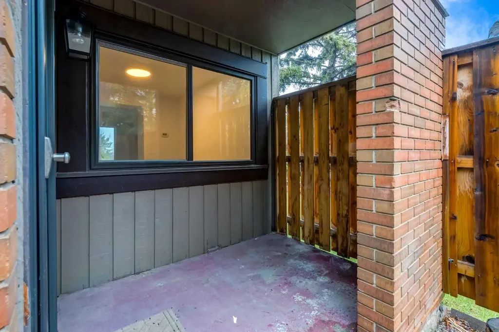 9803 24 Street SW Calgary AB T2V 1S5