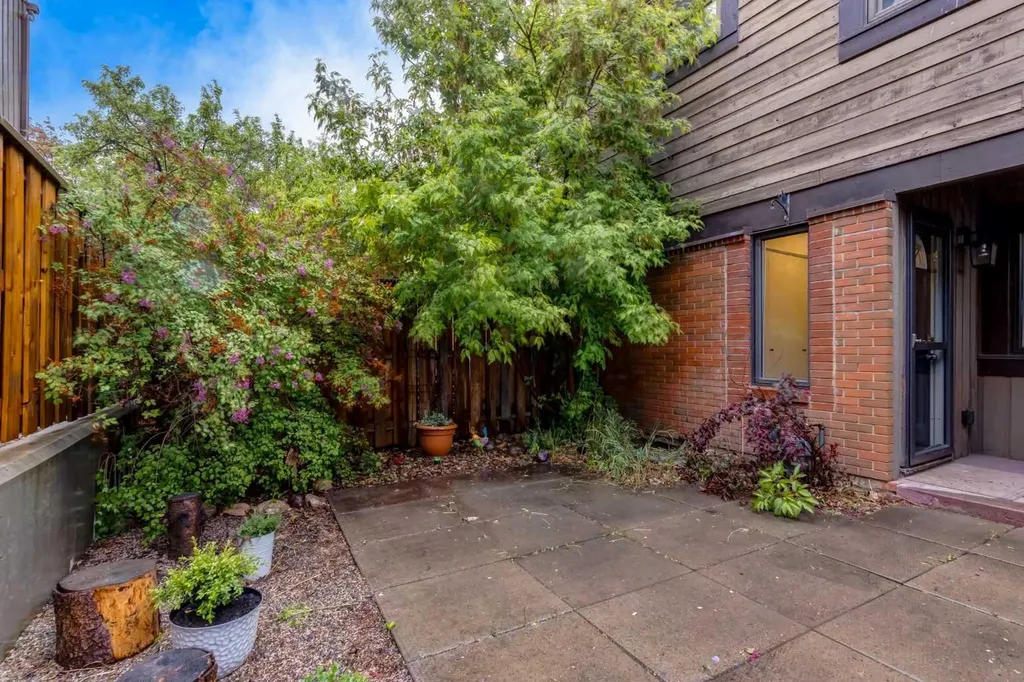 9803 24 Street SW Calgary AB T2V 1S5