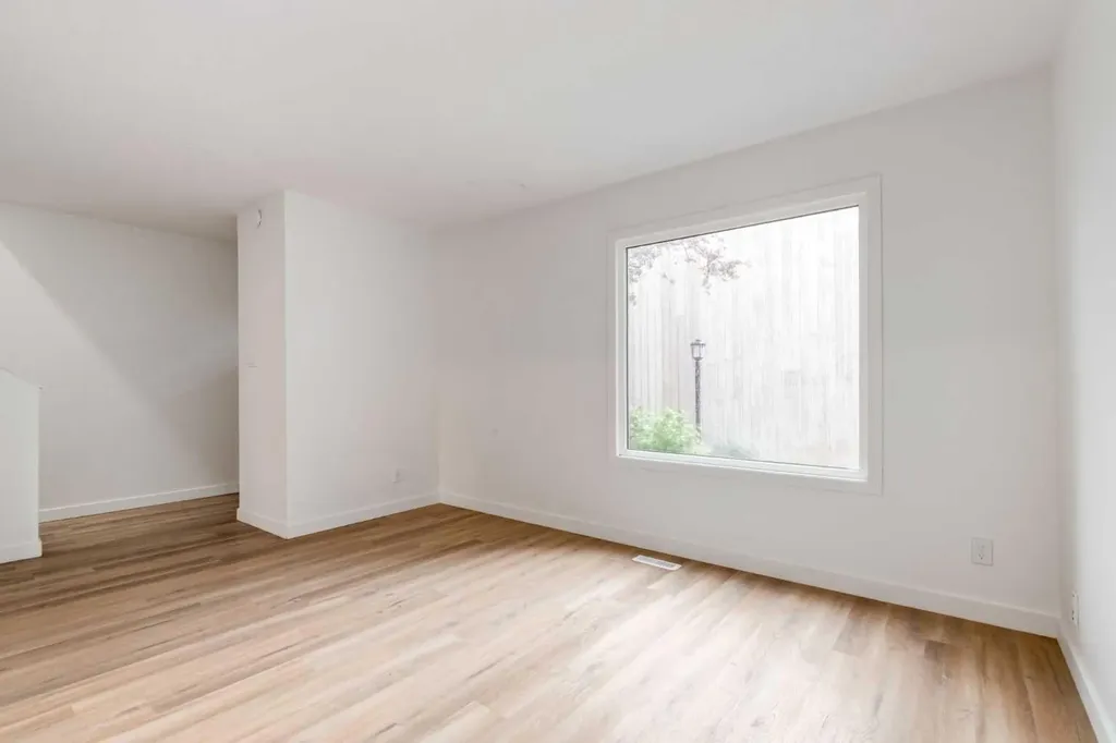 9803 24 Street SW Calgary AB T2V 1S5