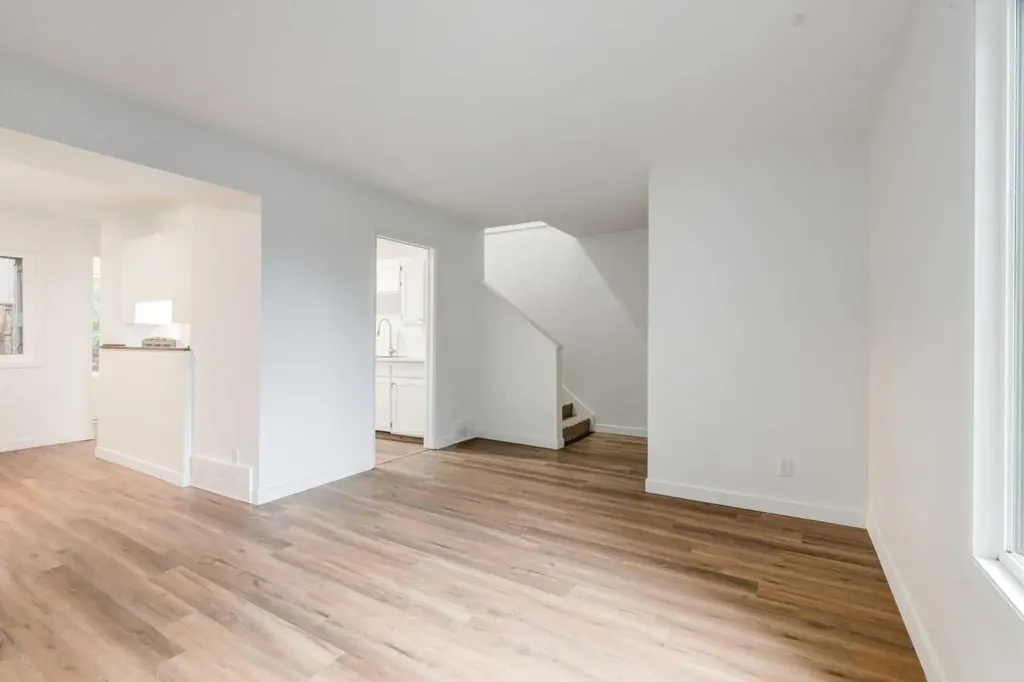 9803 24 Street SW Calgary AB T2V 1S5