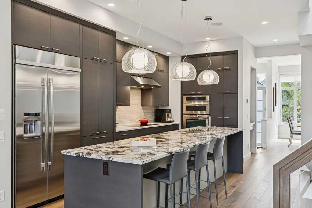 1714 Bowness Road NW Calgary AB T2N 3K2