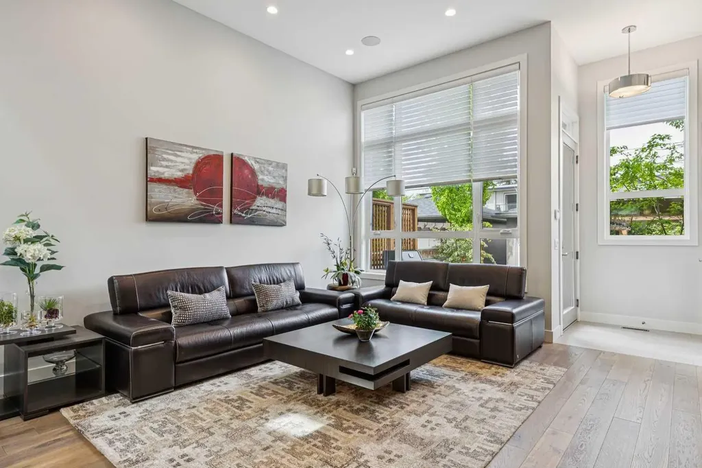 1714 Bowness Road NW Calgary AB T2N 3K2