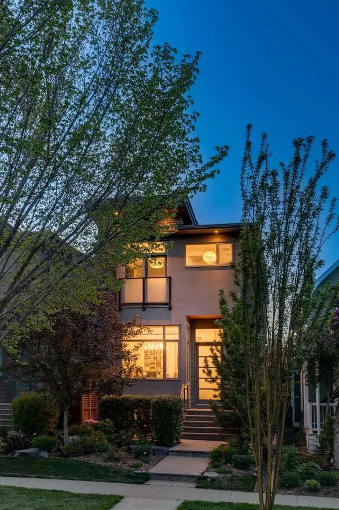 1714 Bowness Road NW Calgary AB T2N 3K2