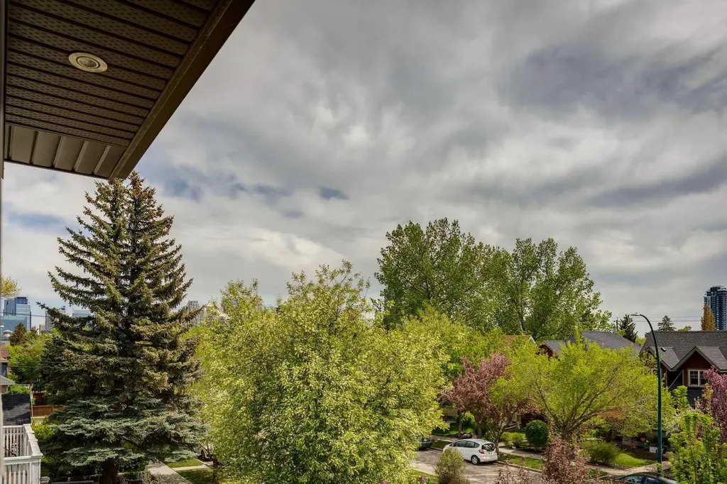 1714 Bowness Road NW Calgary AB T2N 3K2