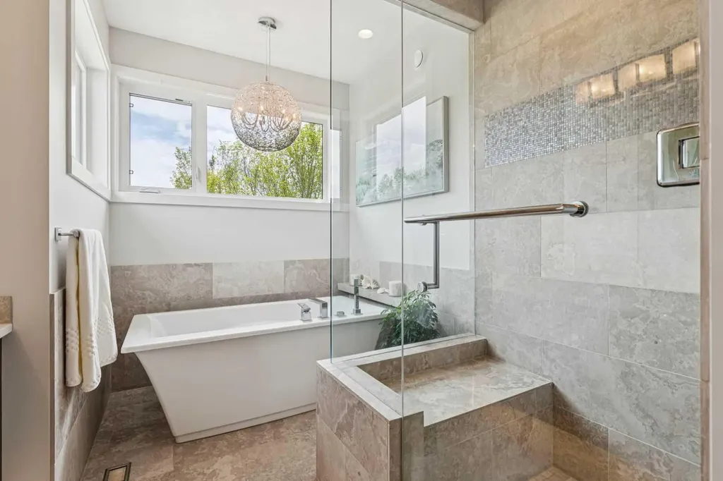 1714 Bowness Road NW Calgary AB T2N 3K2