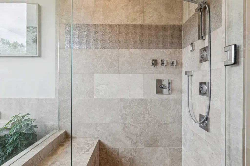 1714 Bowness Road NW Calgary AB T2N 3K2