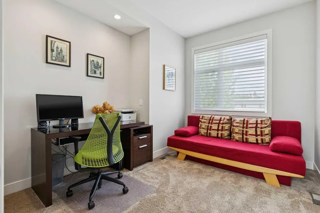 1714 Bowness Road NW Calgary AB T2N 3K2