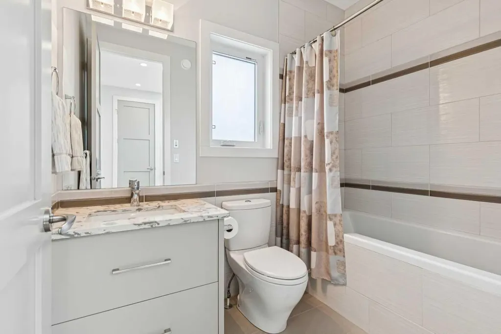 1714 Bowness Road NW Calgary AB T2N 3K2