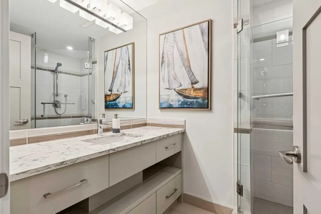 1714 Bowness Road NW Calgary AB T2N 3K2