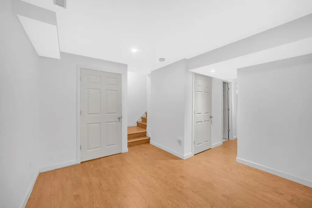 111 Tarawood Lane NE Calgary AB T3J 5C2