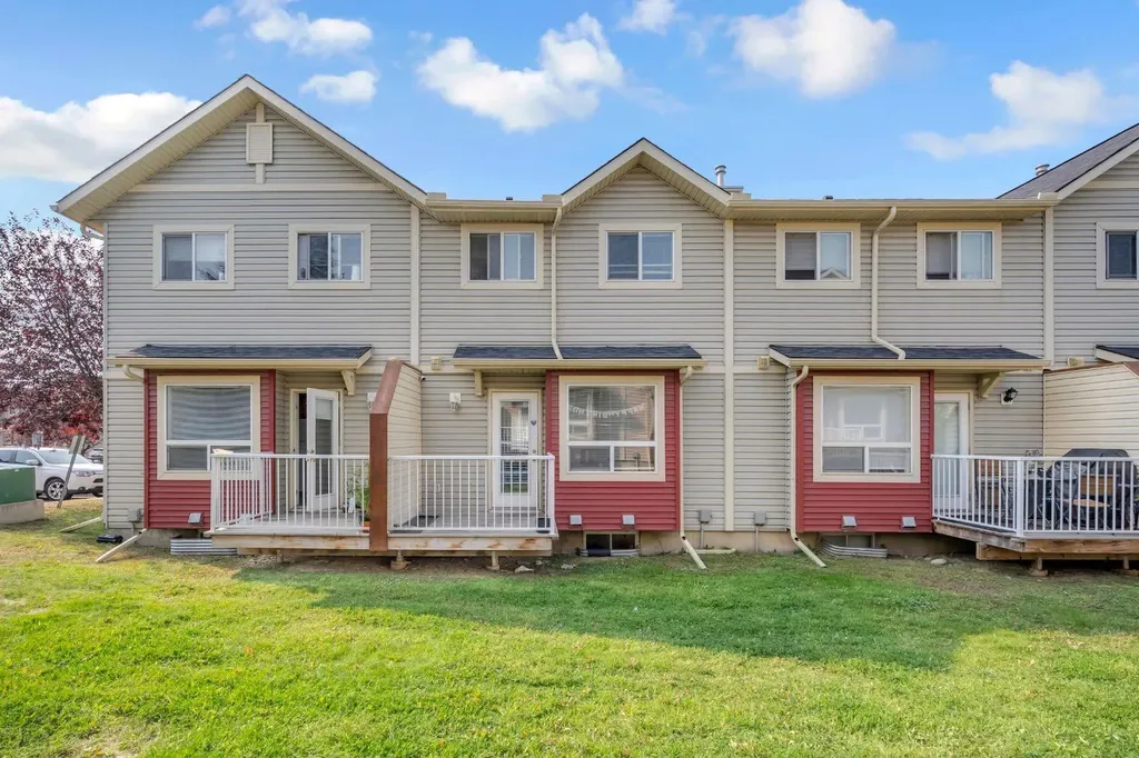 111 Tarawood Lane NE Calgary AB T3J 5C2