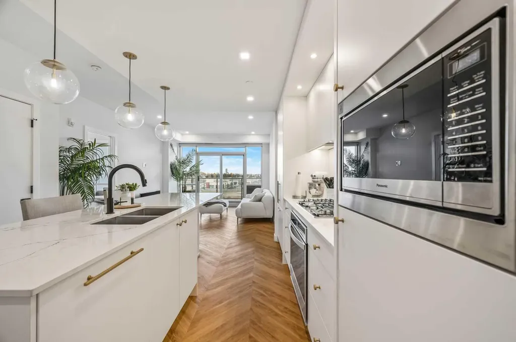 8505 Broadcast Avenue SW Calgary AB T3H 6B5