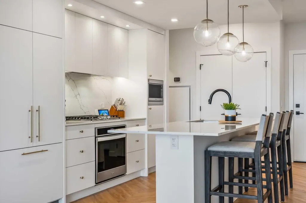 8505 Broadcast Avenue SW Calgary AB T3H 6B5
