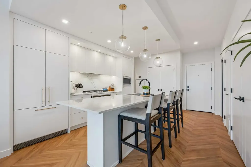 8505 Broadcast Avenue SW Calgary AB T3H 6B5