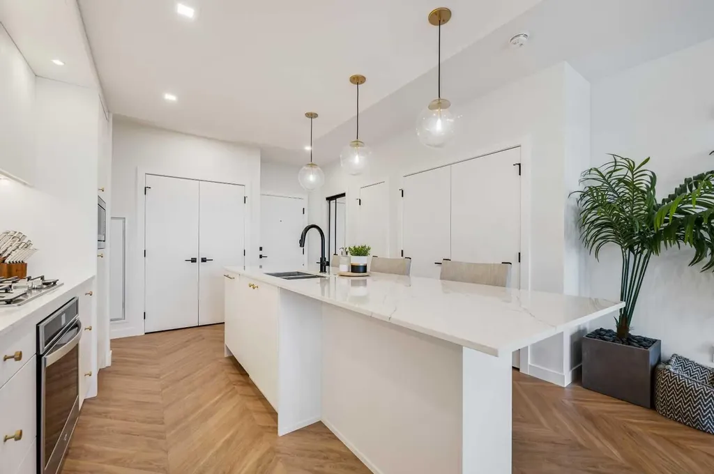 8505 Broadcast Avenue SW Calgary AB T3H 6B5