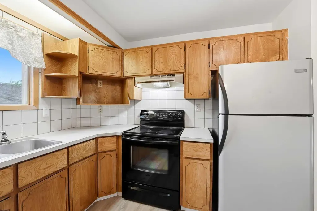 1 Hallgren Avenue Red Deer AB T4N 6P1