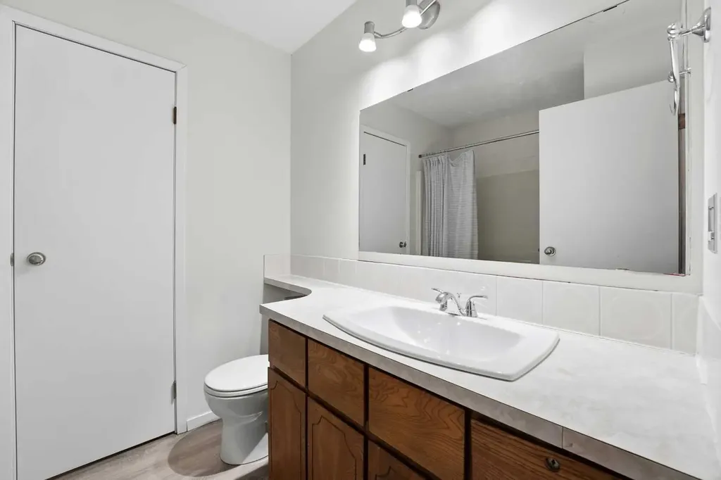 1 Hallgren Avenue Red Deer AB T4N 6P1