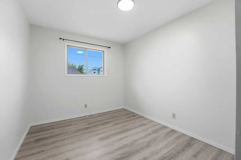 1 Hallgren Avenue Red Deer AB T4N 6P1