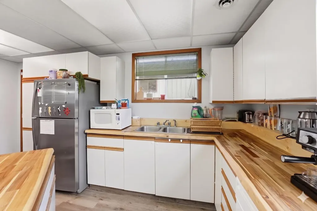 1 Hallgren Avenue Red Deer AB T4N 6P1