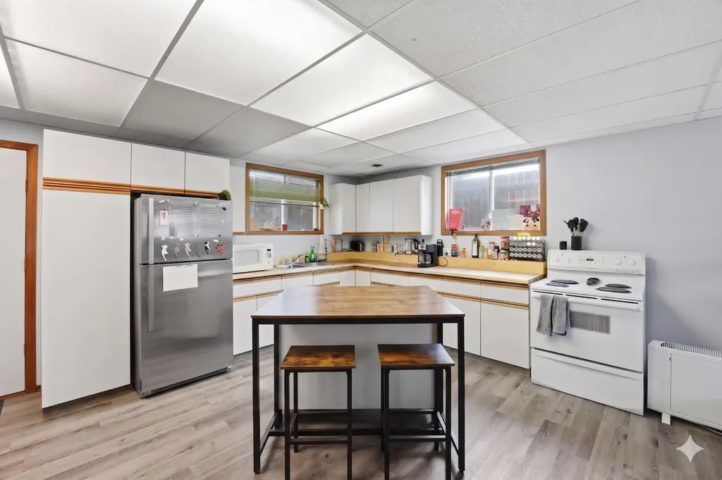 1 Hallgren Avenue Red Deer AB T4N 6P1