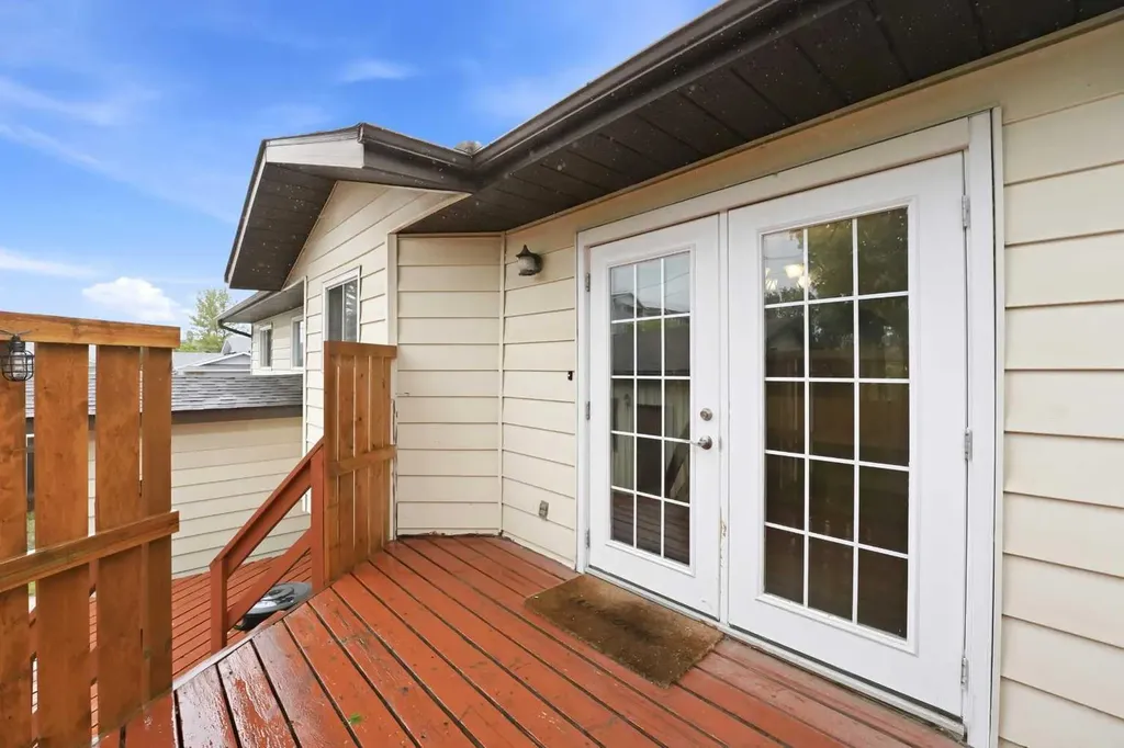 1 Hallgren Avenue Red Deer AB T4N 6P1