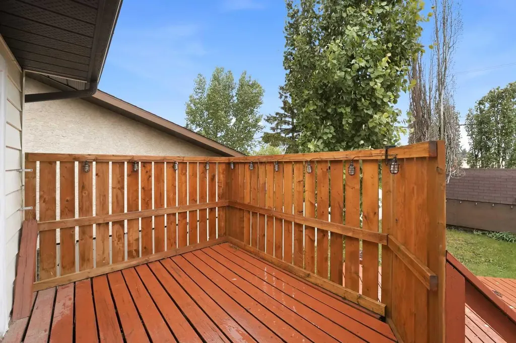 1 Hallgren Avenue Red Deer AB T4N 6P1