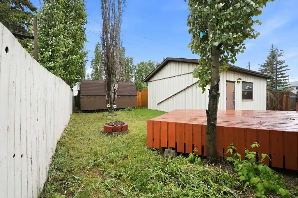 1 Hallgren Avenue Red Deer AB T4N 6P1