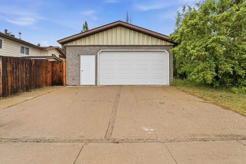 1 Hallgren Avenue Red Deer AB T4N 6P1