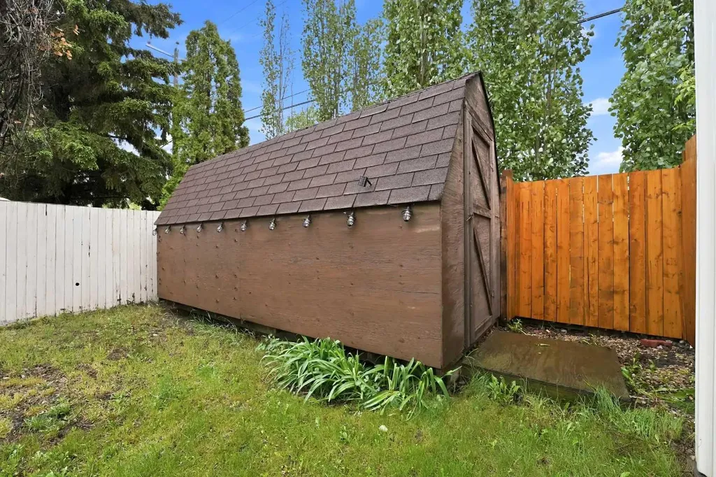 1 Hallgren Avenue Red Deer AB T4N 6P1