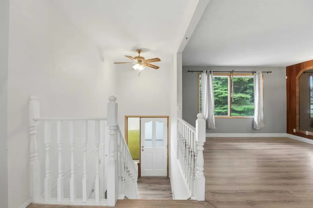 1 Hallgren Avenue Red Deer AB T4N 6P1