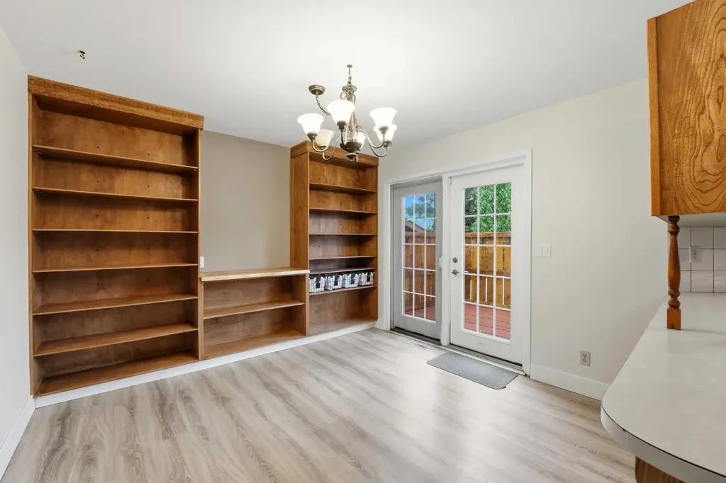 1 Hallgren Avenue Red Deer AB T4N 6P1