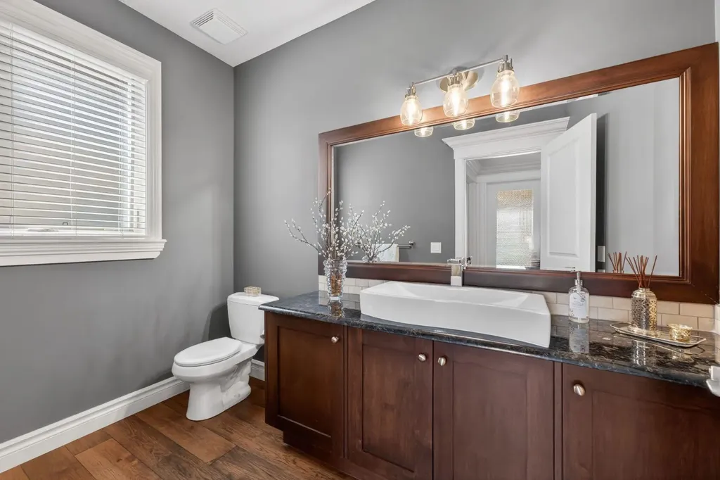 32 Aspen Meadows Manor SW Calgary AB T3H 5Z6
