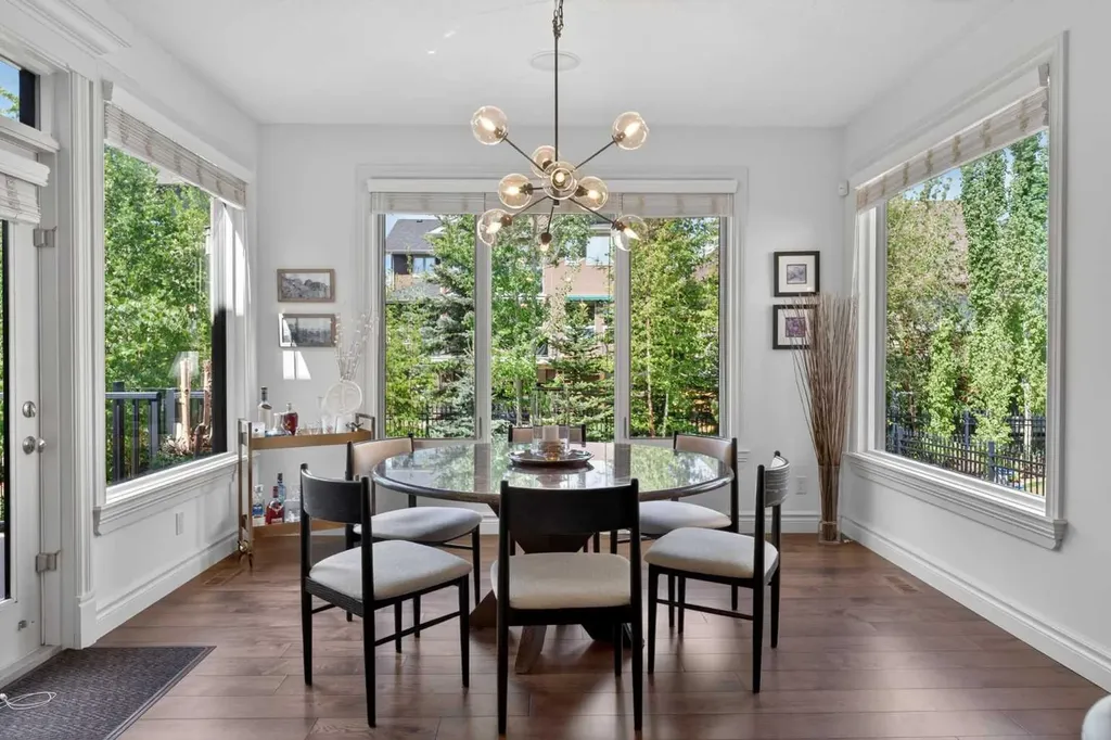 32 Aspen Meadows Manor SW Calgary AB T3H 5Z6