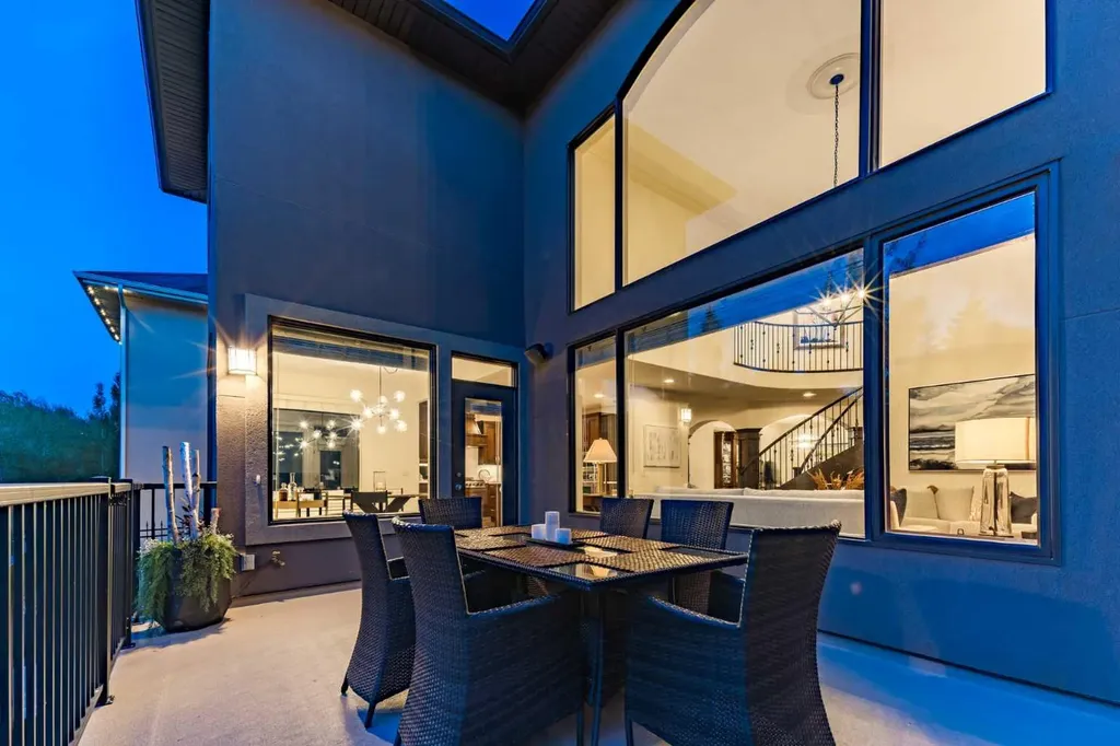 32 Aspen Meadows Manor SW Calgary AB T3H 5Z6