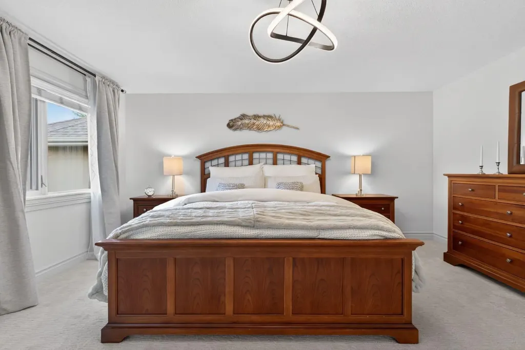 32 Aspen Meadows Manor SW Calgary AB T3H 5Z6