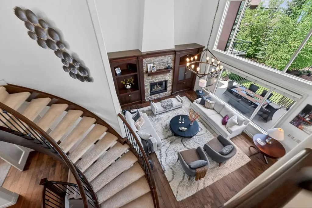 32 Aspen Meadows Manor SW Calgary AB T3H 5Z6