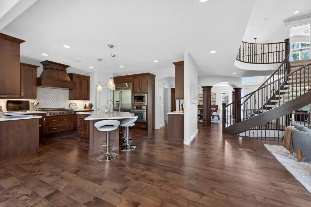 32 Aspen Meadows Manor SW Calgary AB T3H 5Z6