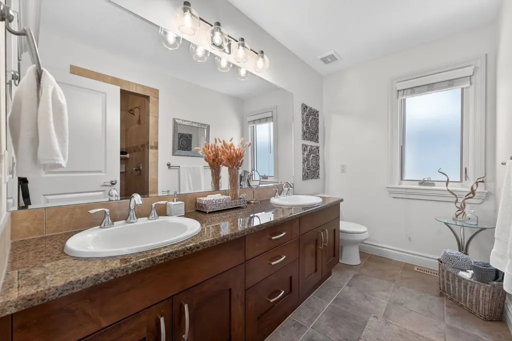 32 Aspen Meadows Manor SW Calgary AB T3H 5Z6